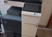 Kserokopiarki - pakiet zawierający 4 poz. asort. (wg oddzielnego wykazu), w tym m.in.: kserokopiarka KONICA MINOLTA, drukarka etykiet ZEBRA LP2844 itp. 